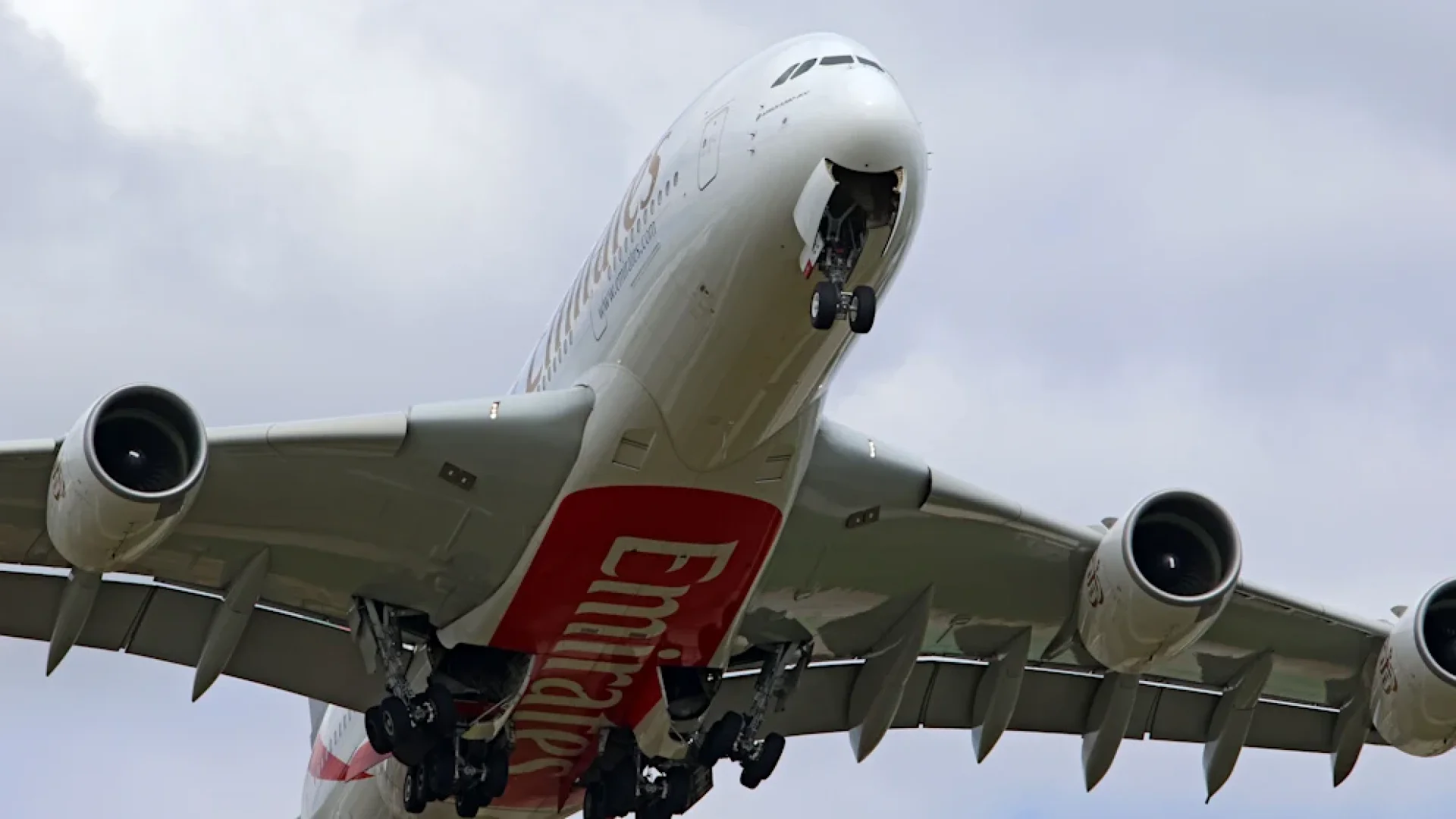 Emirates zurück, Lufthansa stoppt: Nahost-Flüge im Wandel | Die Geissens Real Estate | Luxus Immobilien mit Carmen und Robert Geiss – Die Geissens in Dubai